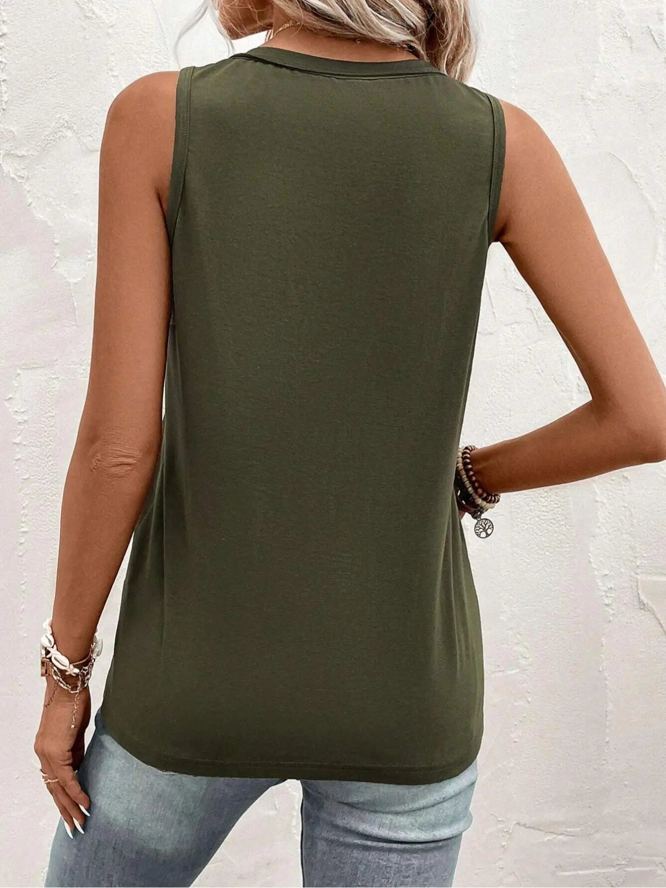 Women'S Plain Button Front Pocket Tank Top, Casual Elegant V Neck Sleeveless Top for Summer, Ladies Clothes for Daily Wear, Classy Tops